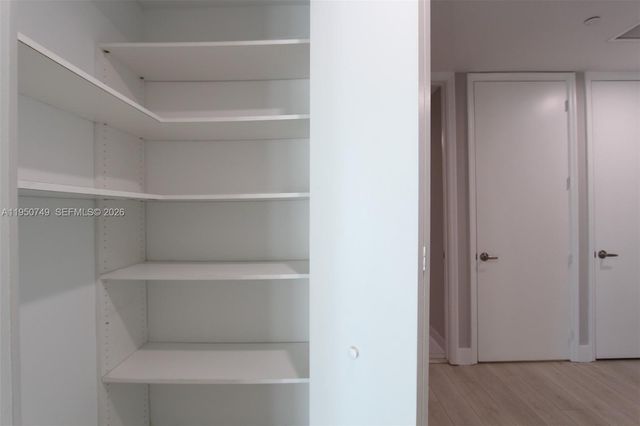 500 Brickell Ave 4110, Miami, FL 33131