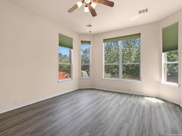 10426 Rainbow Vw, Helotes, TX 78023