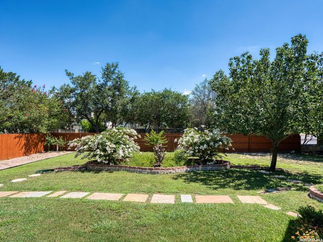 10426 Rainbow Vw, Helotes, TX 78023
