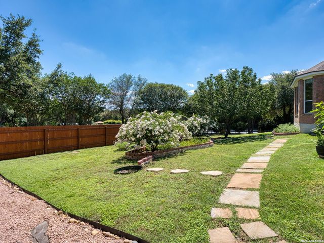10426 Rainbow Vw, Helotes, TX 78023