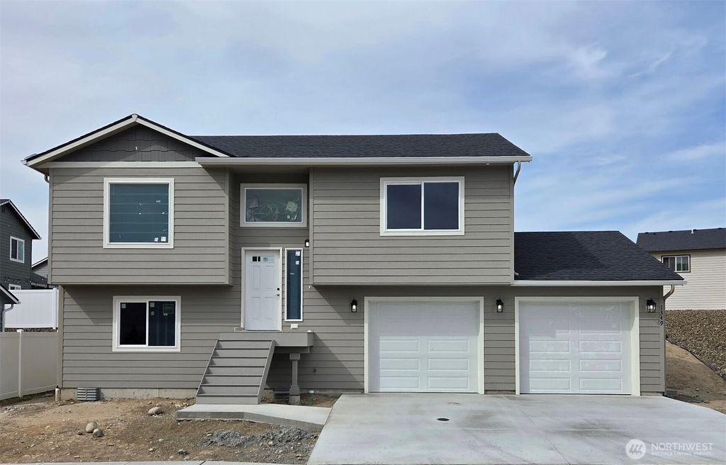 1349 Juno Street SE, East Wenatchee, WA 98802