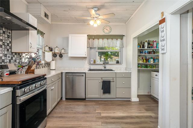414 E BULLARD AVENUE, Lake Wales, FL 33853