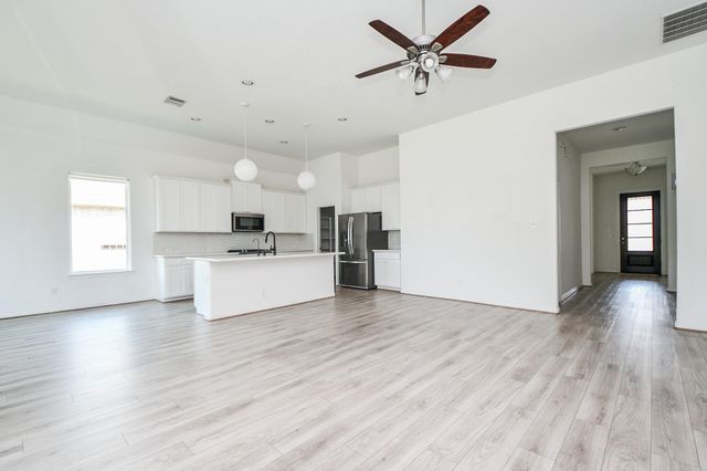 8215 Longear Lane, Rosenberg, TX 77469