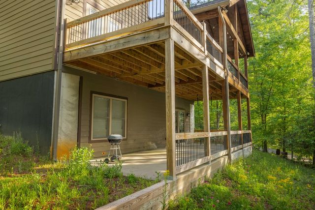 345 Deer Trail, Mineral Bluff, GA 30559