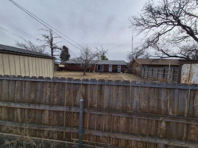 1808 W 18th Street, Plainview, TX 79072