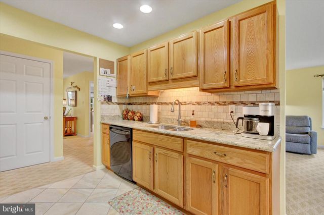 7 SUNSHINE AVE, Gettysburg, PA 17325