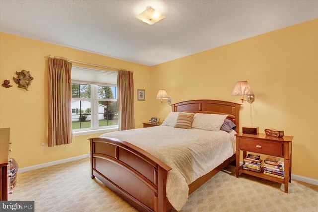 7 SUNSHINE AVE, Gettysburg, PA 17325
