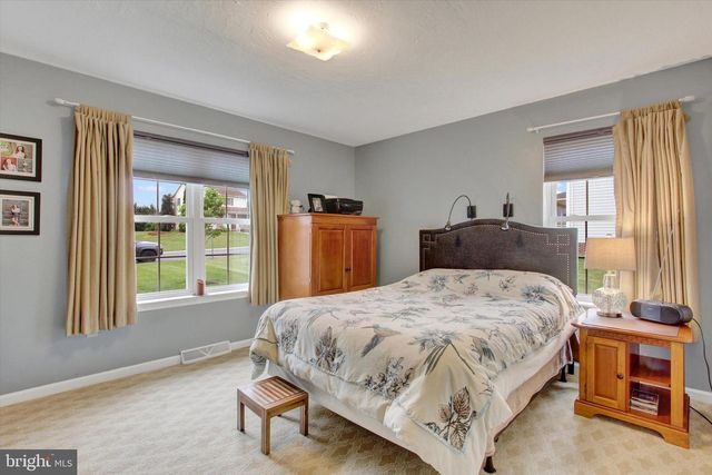 7 SUNSHINE AVE, Gettysburg, PA 17325