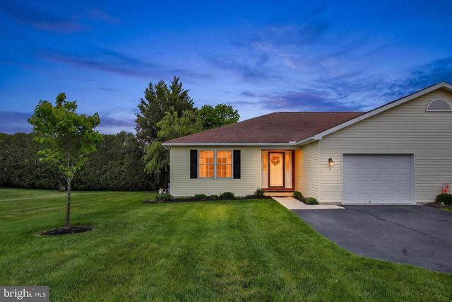 7 SUNSHINE AVE, Gettysburg, PA 17325