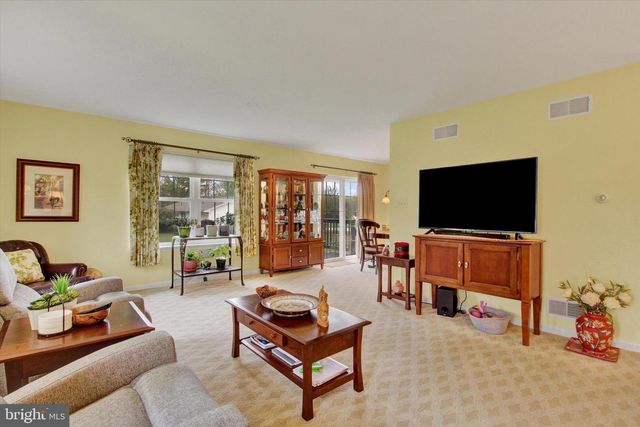 7 SUNSHINE AVE, Gettysburg, PA 17325