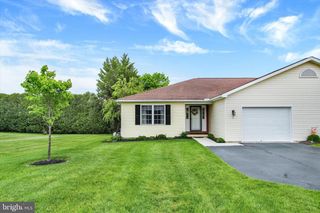 7 SUNSHINE AVE, Gettysburg, PA 17325