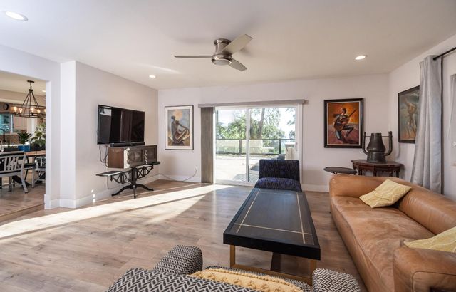 10381 Blue Light Ln, Auburn, CA 95603