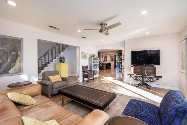 10381 Blue Light Ln, Auburn, CA 95603
