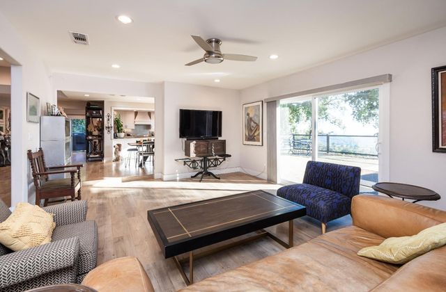 10381 Blue Light Ln, Auburn, CA 95603