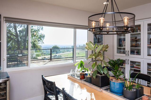 10381 Blue Light Ln, Auburn, CA 95603