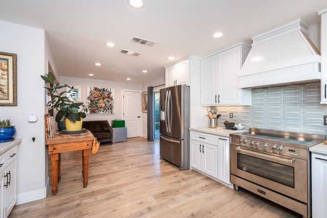 10381 Blue Light Ln, Auburn, CA 95603
