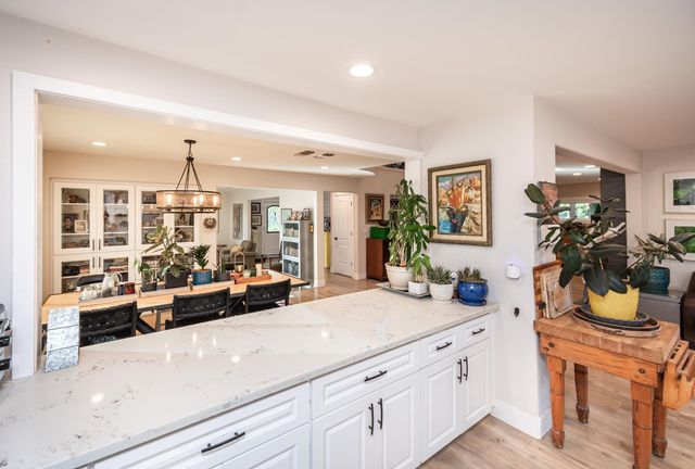 10381 Blue Light Ln, Auburn, CA 95603