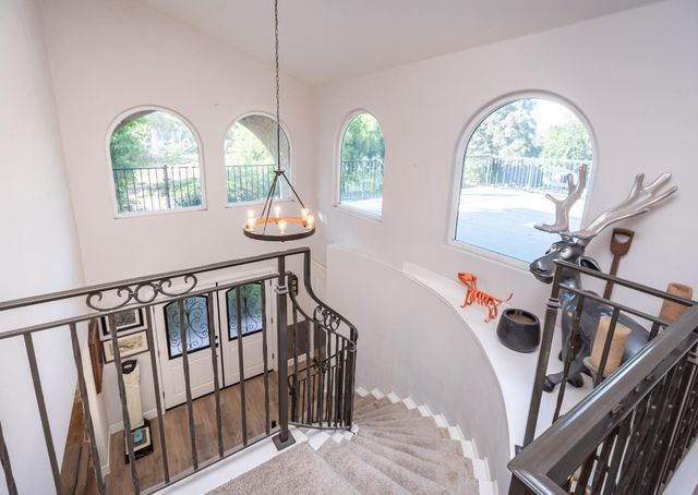 10381 Blue Light Ln, Auburn, CA 95603