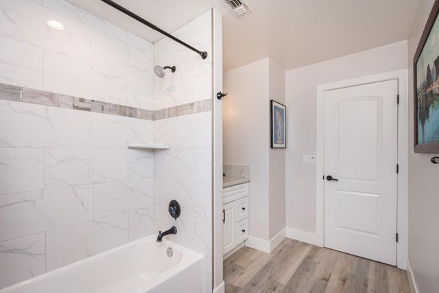 10381 Blue Light Ln, Auburn, CA 95603