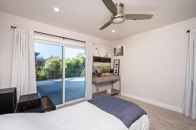 10381 Blue Light Ln, Auburn, CA 95603