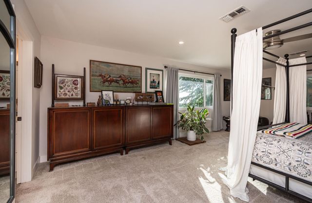10381 Blue Light Ln, Auburn, CA 95603