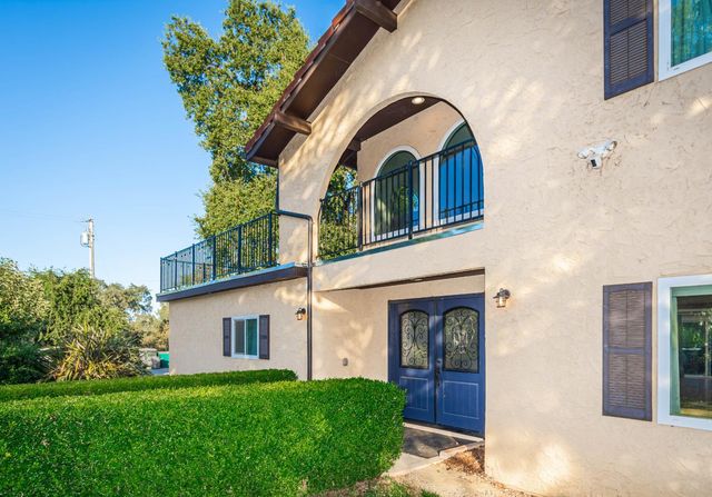 10381 Blue Light Ln, Auburn, CA 95603