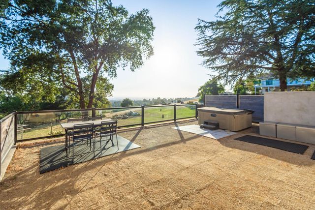 10381 Blue Light Ln, Auburn, CA 95603