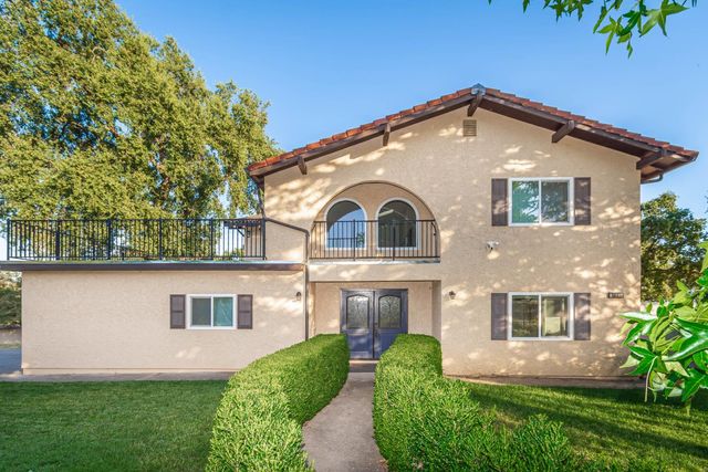 10381 Blue Light Ln, Auburn, CA 95603