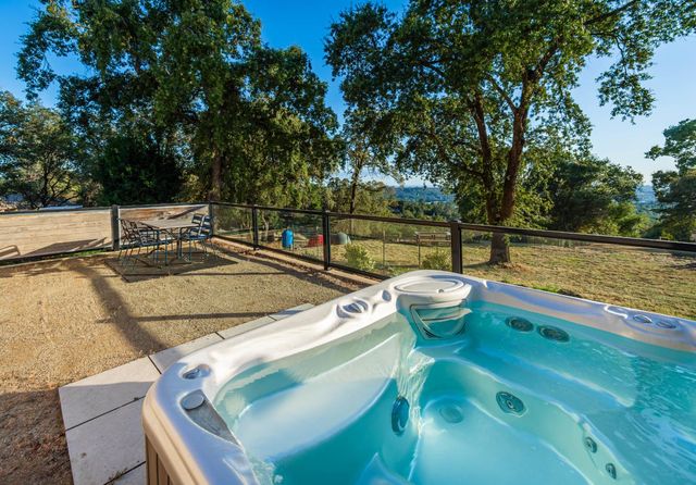 10381 Blue Light Ln, Auburn, CA 95603