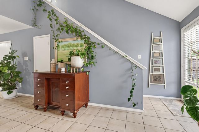 8714 Dawnridge Drive, Houston, TX 77071