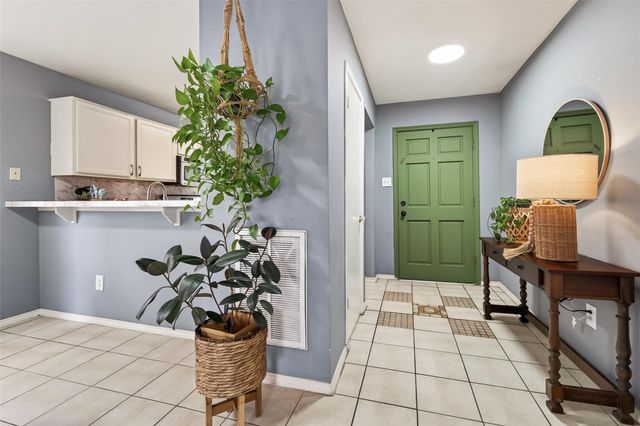 8714 Dawnridge Drive, Houston, TX 77071