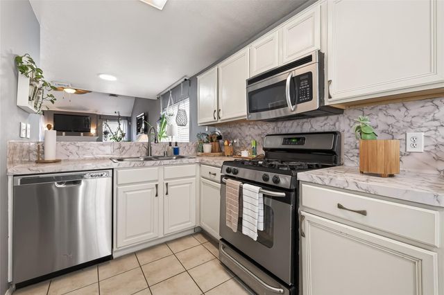 8714 Dawnridge Drive, Houston, TX 77071