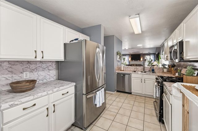 8714 Dawnridge Drive, Houston, TX 77071