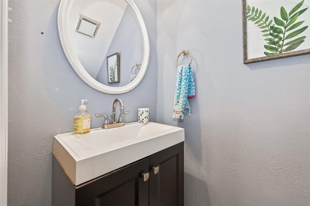 8714 Dawnridge Drive, Houston, TX 77071