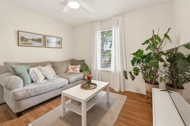 8714 Dawnridge Drive, Houston, TX 77071