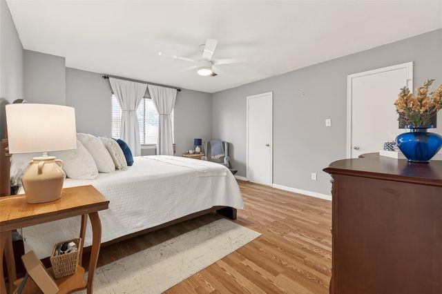 8714 Dawnridge Drive, Houston, TX 77071