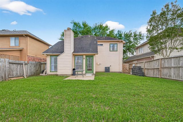 8714 Dawnridge Drive, Houston, TX 77071