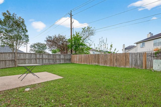 8714 Dawnridge Drive, Houston, TX 77071