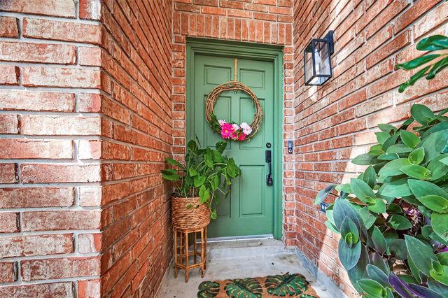 8714 Dawnridge Drive, Houston, TX 77071