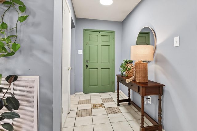 8714 Dawnridge Drive, Houston, TX 77071