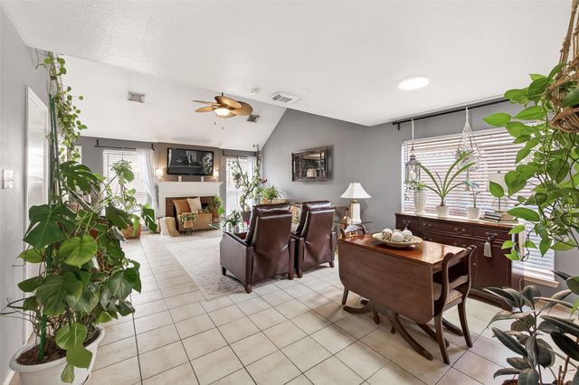 8714 Dawnridge Drive, Houston, TX 77071