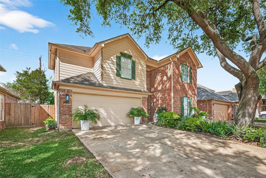 8714 Dawnridge Drive, Houston, TX 77071