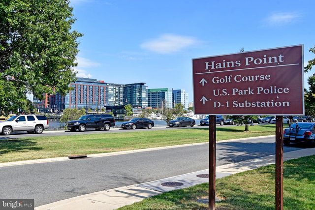 1435 4th St SW Apt B107, Washington, DC 20024