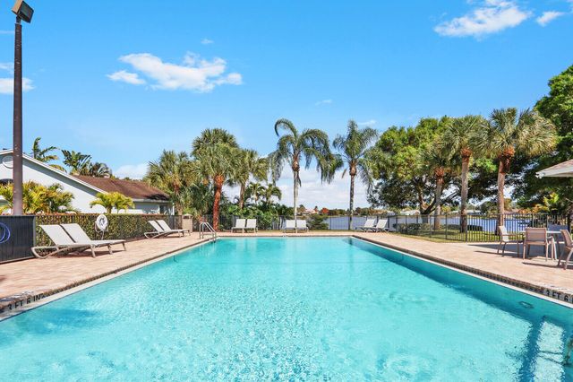 1575 Windship Circle, Wellington, FL 33414