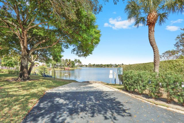 1575 Windship Circle, Wellington, FL 33414