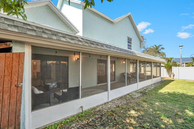 1575 Windship Circle, Wellington, FL 33414