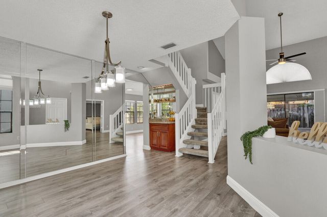 1575 Windship Circle, Wellington, FL 33414