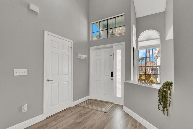 1575 Windship Circle, Wellington, FL 33414