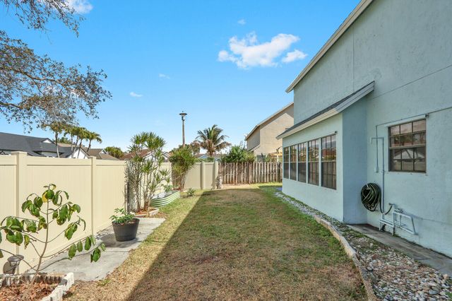 1575 Windship Circle, Wellington, FL 33414