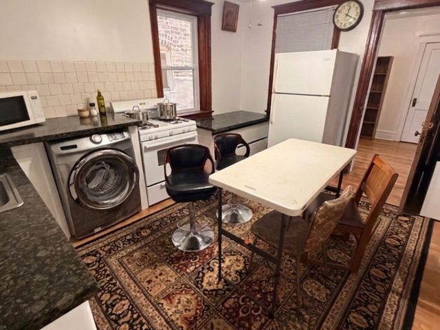 2507 W WALTON Street, Chicago, IL 60622